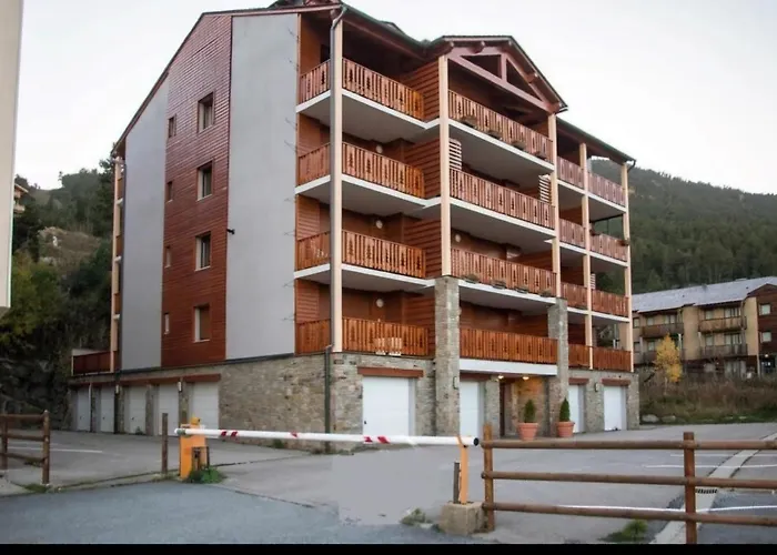 De Standing 4 Personnes, Pied Des Pistes, Parking Les Angles (Pyrenees-Orientales)